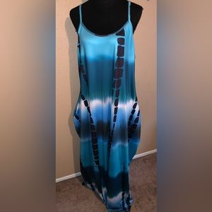 NWOT. Long maxi dress with pockets. Super comfy.